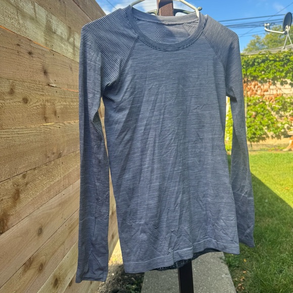 Lululemon stripped long sleeve swiftly 4 - Picture 1 of 6